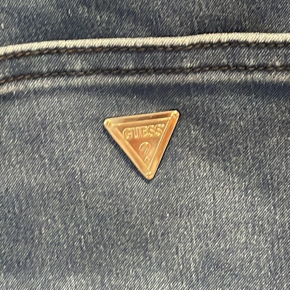 Guess high waisted denim shorts Sz28 - Picture 3 of 6